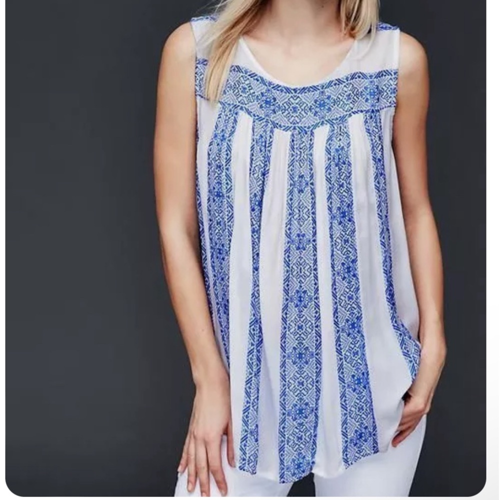 GAP Jacquard Tank Blue Striped Size Large